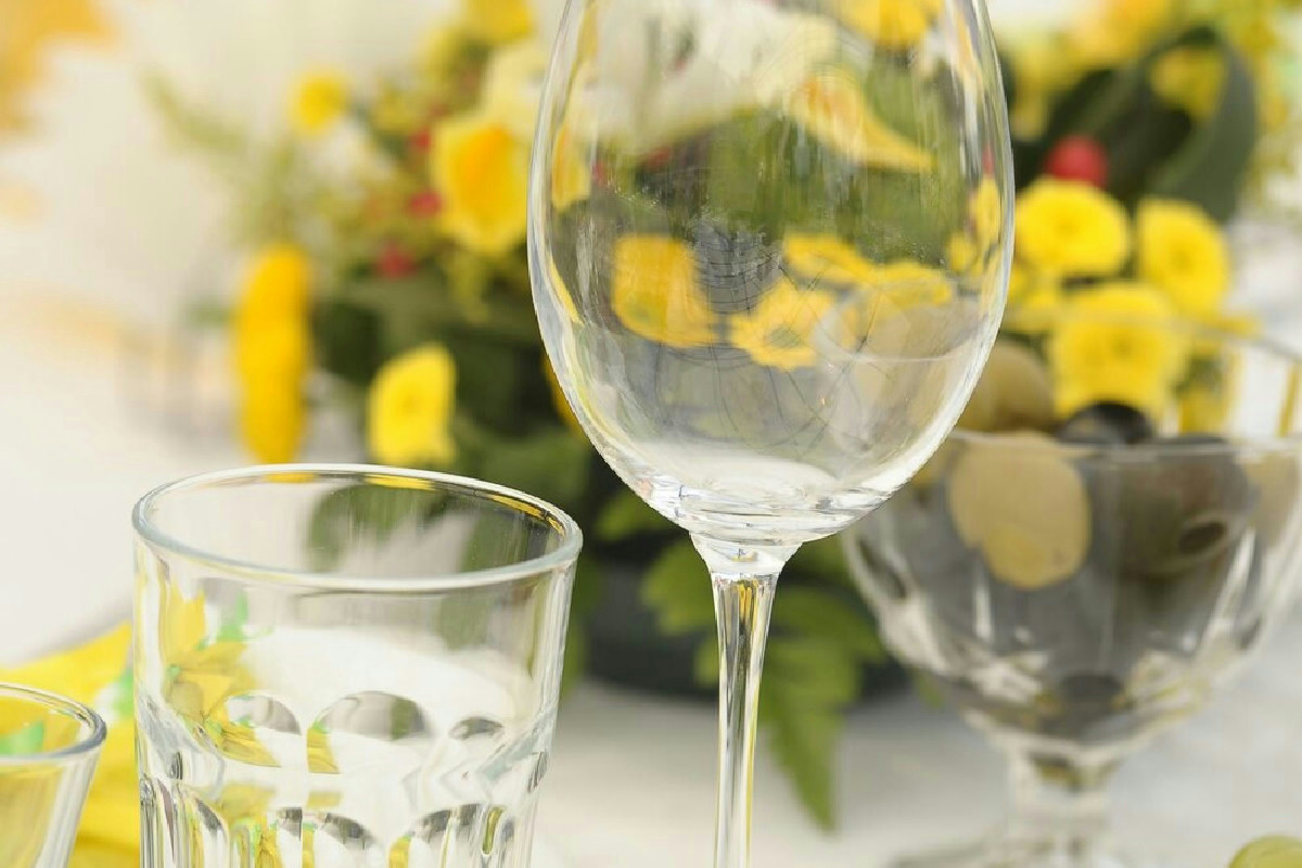 L’errore da evitare nel posizionare i bicchieri a tavola che rivoluziona la mise en place