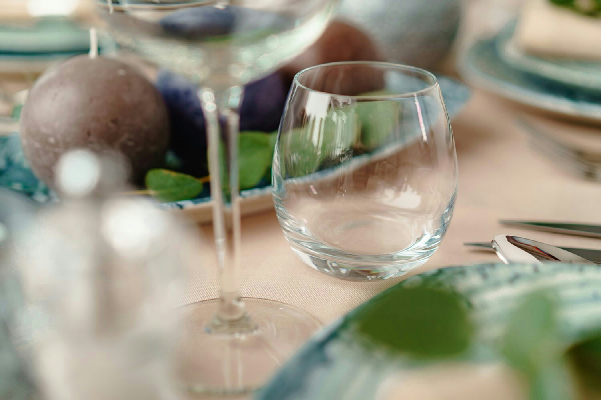 L’errore da evitare nel posizionare i bicchieri a tavola che rivoluziona la mise en place