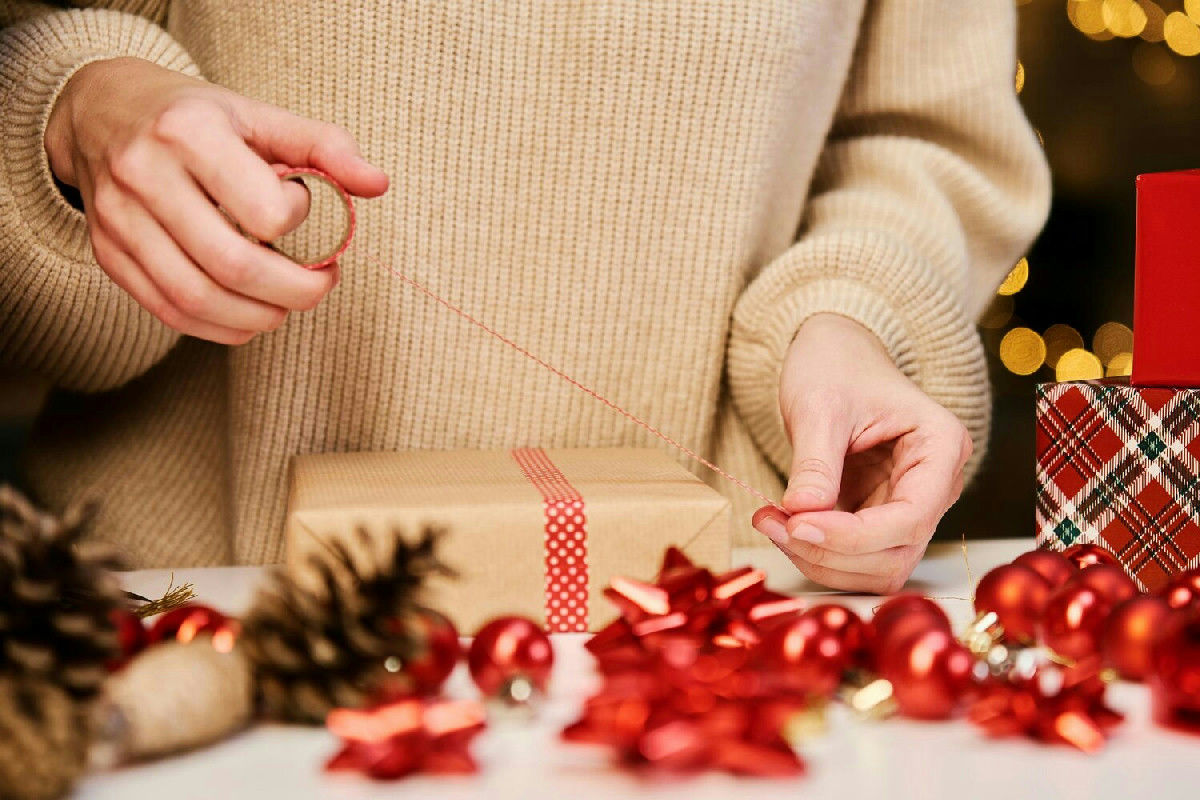 Modi originali per confezionare regali natalizi con stile unico e personalizzato