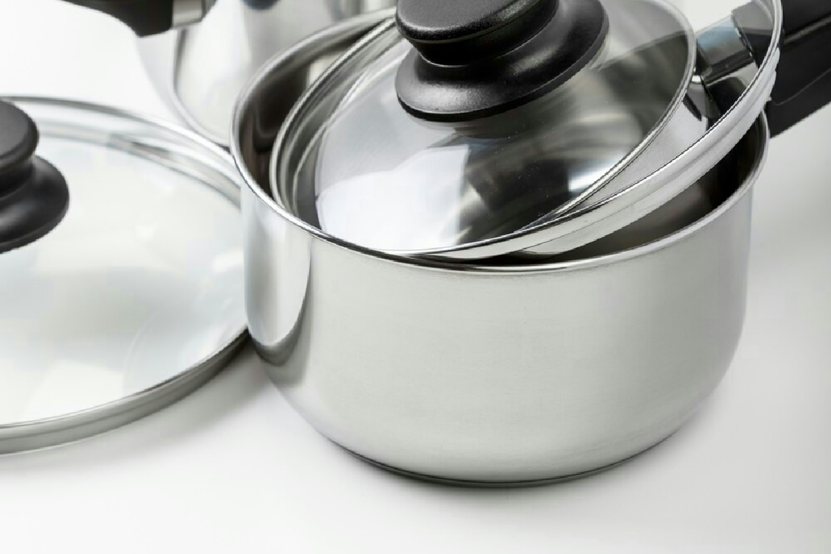 La pentola sembra rovinata e incrostata? Ecco il trucco per riportarla come nuova senza fatica